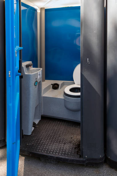 Best Porta potty delivery and setup  in Hull, IA